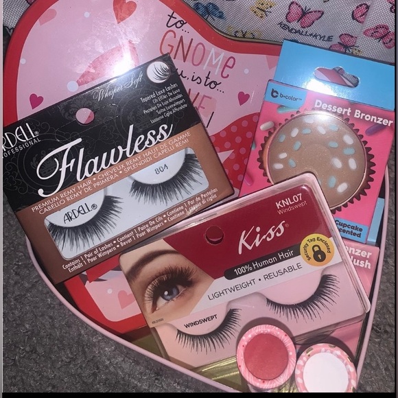 Makeup bundle - Picture 4 of 8